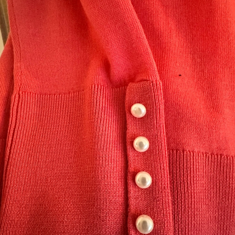 Tops - Picture 4 of 15